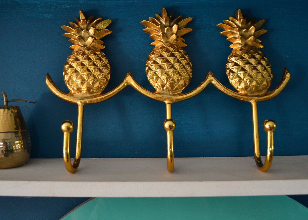 3 Pineapples Hook