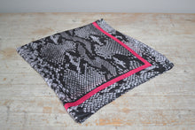 Load image into Gallery viewer, Snakeskin print Scarf