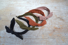 Load image into Gallery viewer, Alice band with bow