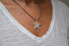 Load image into Gallery viewer, Solo Star necklace