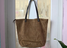 Load image into Gallery viewer, Suede Star Tote